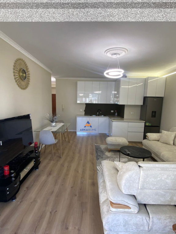 AFFITTASI APPARTAMENTO 1+1+BALCONE "COMPLESSO URSLUGA, STAZIONE DEI TRENI" 650 EURO