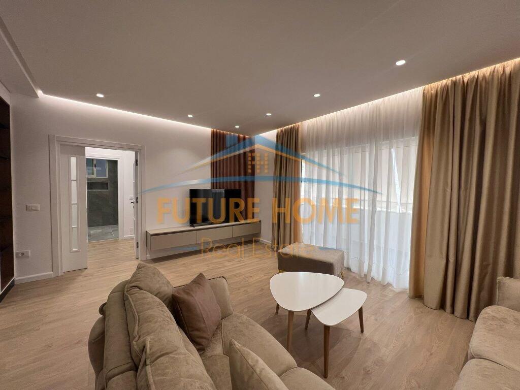 Qira, Apartament 2+1+2, Zogu i Zi