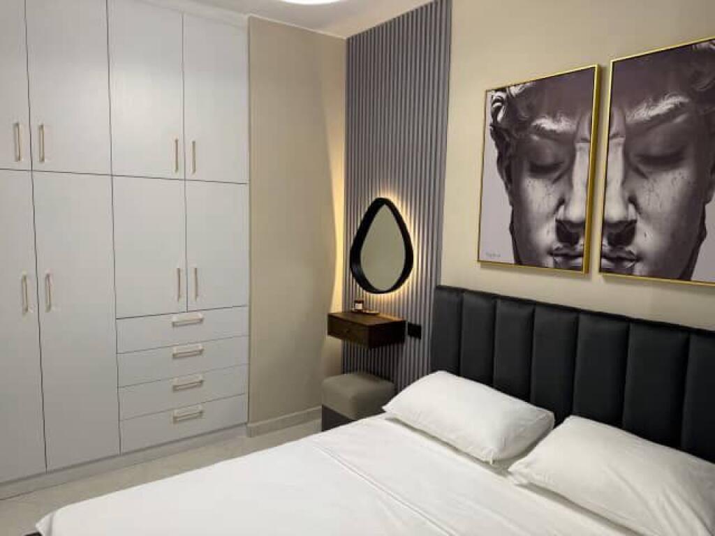 Shitet apartament 1+1 plazh durres