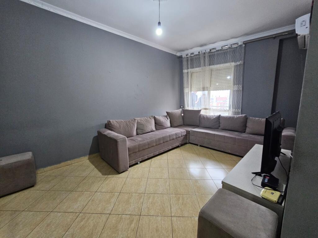 Jepet Me Qera: Apt 2+1 📍( Astir Vila L ) k.8 Cmimi :450 euro   