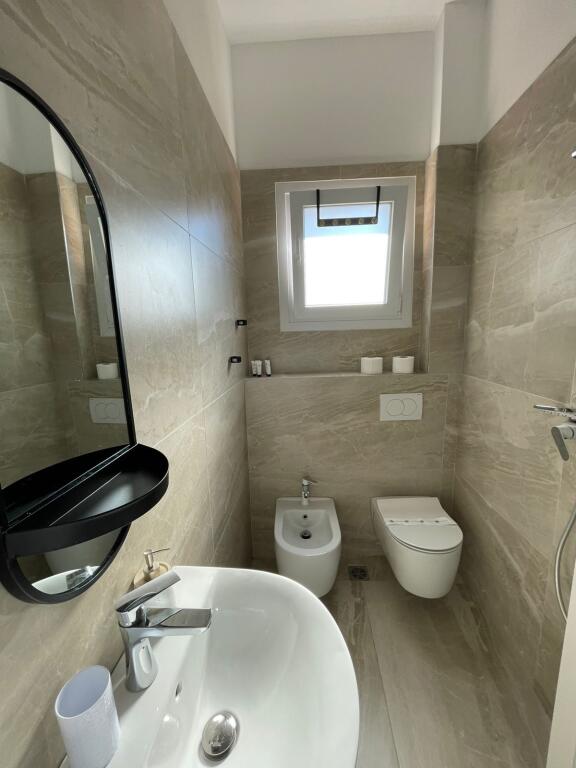 🏡 APARTAMENT ME QERA 2+1+ballkon 📍Prane qendres Blue Star,Durres