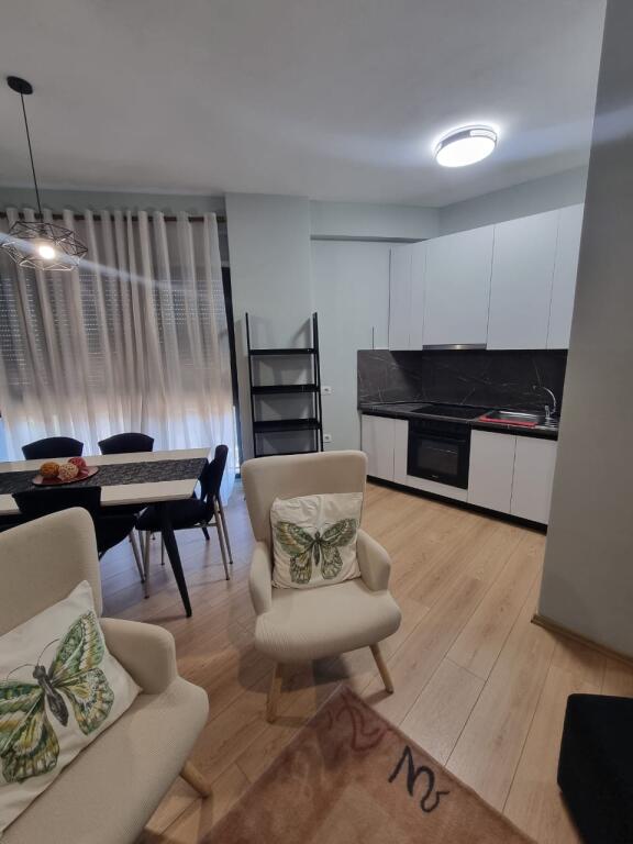 Jepet me Qira Apartament 2+1+1