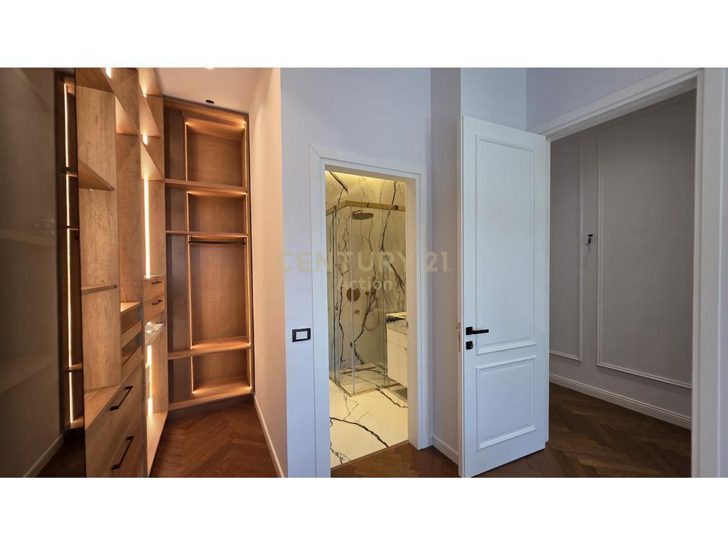 Me Qira – Apartament 2+1+2 me Post Parkimi në Square 21