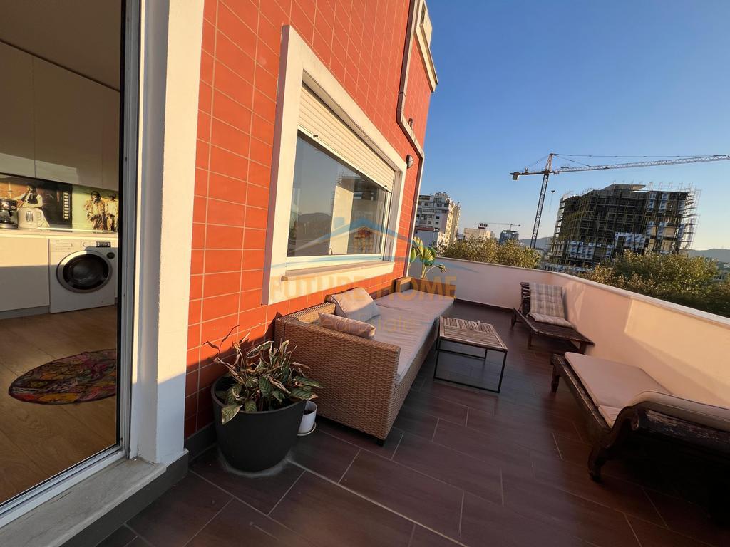 Qera, Apartament Loft, Myslym Shyri.