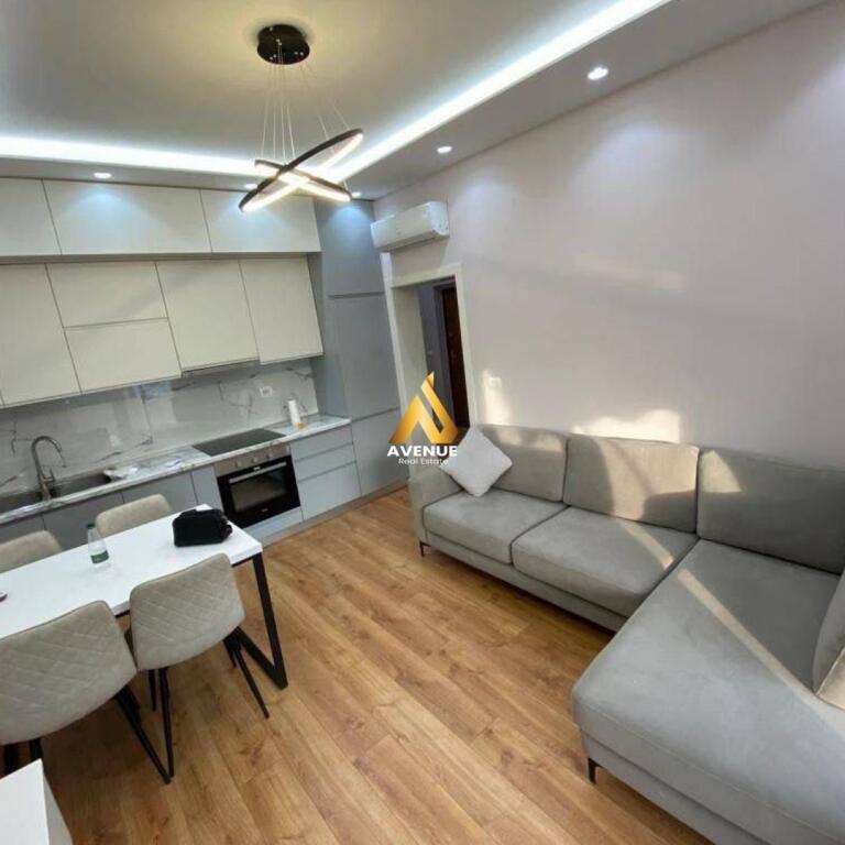 Appartamento 2+1 + deposito in affitto, presso Bar Santa, Via Myslym Shyri – Tirana   