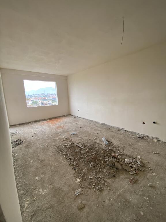 2+1,i perfunduar ne paskuqan,cmimi 92.000 euro