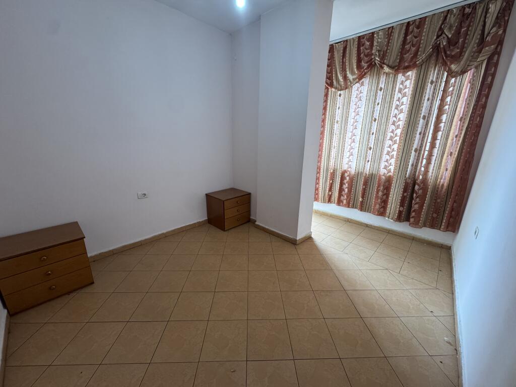 Shitet apartament 2+1 ne Laprake!