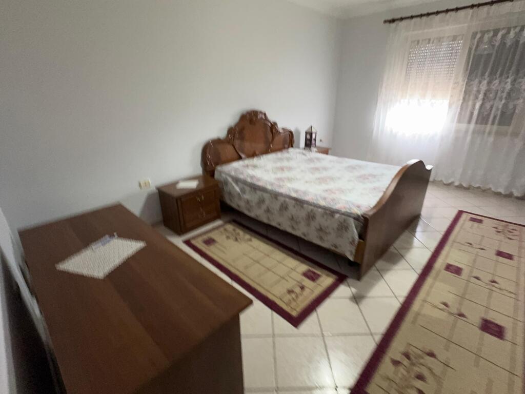 Jepet me qera Apartament 1+1  Adresa : Ish Parku Mbrapa Square 21  Kati 11  I mobiluar  Cmimi 400€  