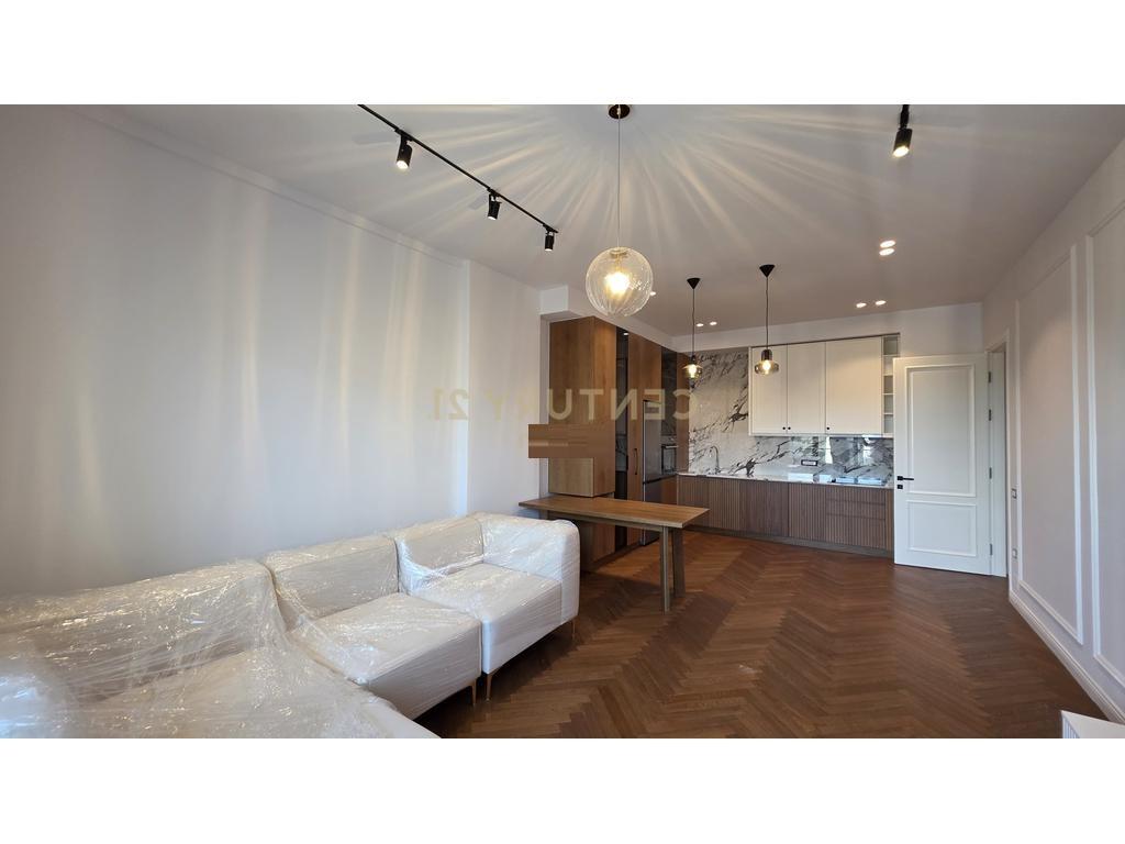 OFROHET  ME QIRA SUPER APARTAMENT 2+1+2+ POST PARKIMI,SQUARE 21