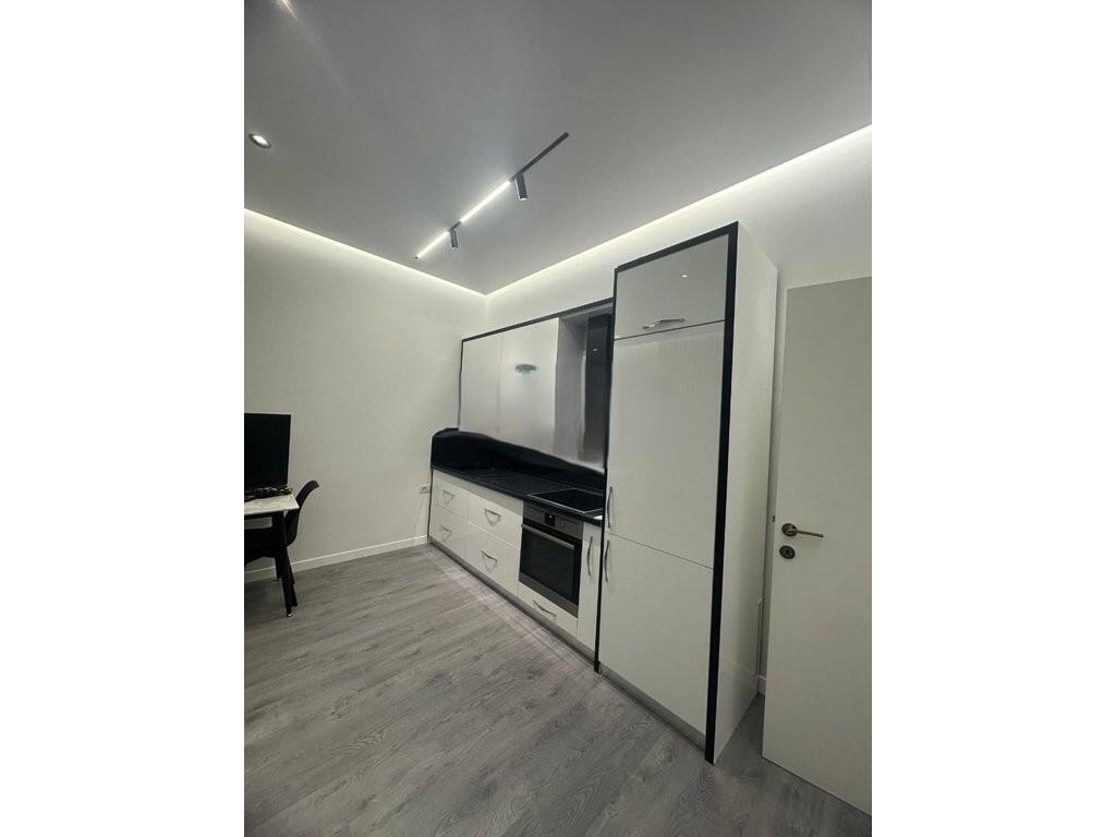 Apartament 1+1 PRANE STADIUMIT AIR ALBANIA PER QIRA ! 650 € /Muaj