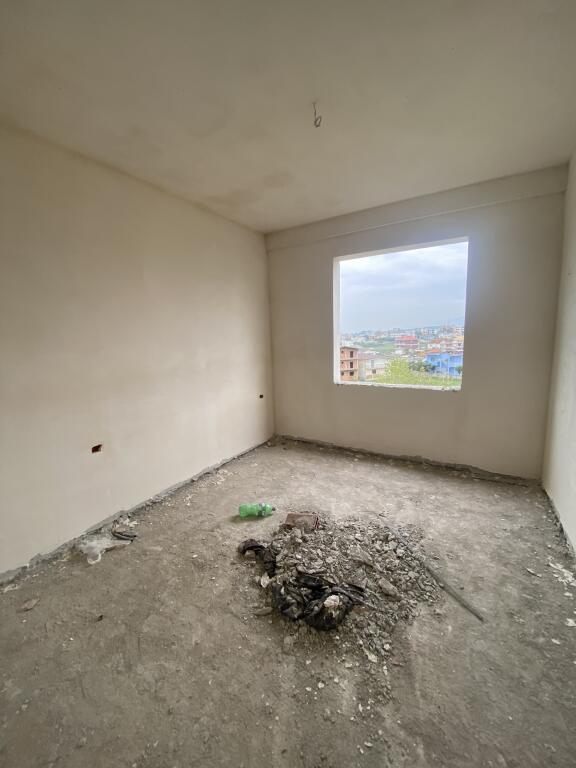 2+1,i perfunduar ne paskuqan,cmimi 92.000 euro