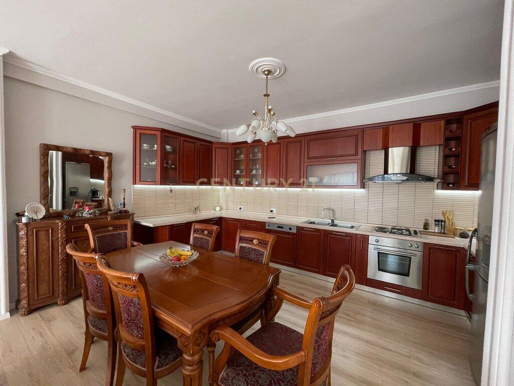 Apartament 2+1 per Qira prane Shkolles "Mihal Grameno"!