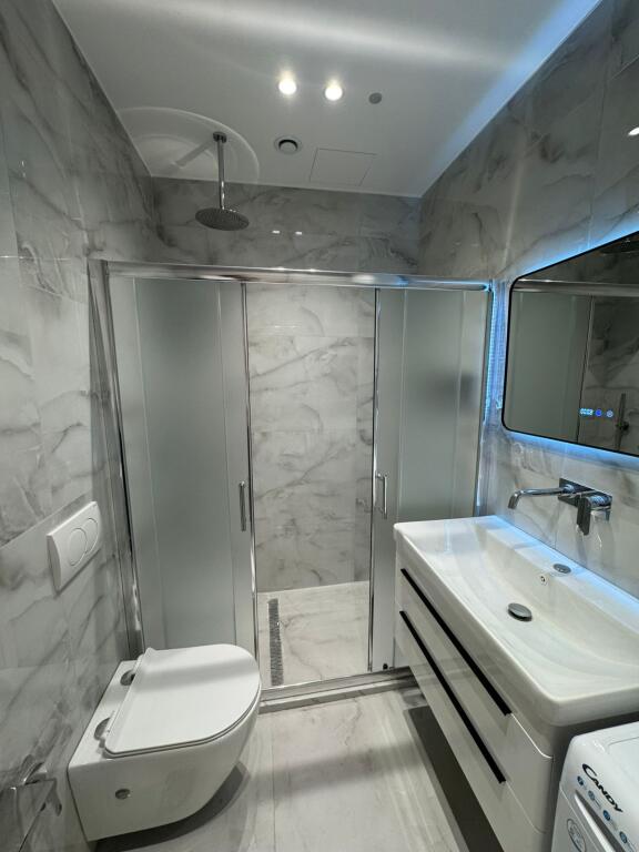 Apartament 2+1 me qera 📍Rr. Barrikadave, ne rruge kryesore
