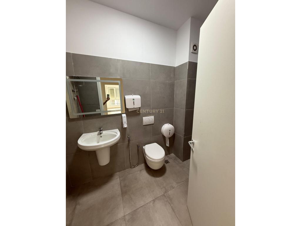 Apartment 2+1+2 for Rent on Barrikadave Street, Tirana