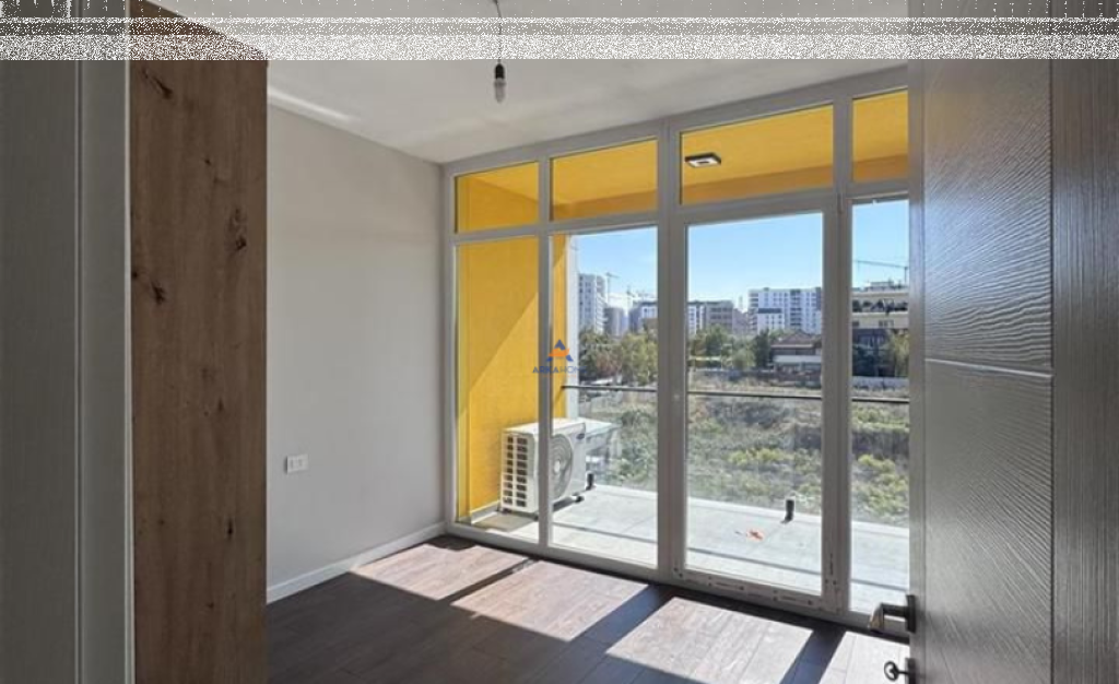 JEPET APARTAMENT ME QERA 2+1+BALLKON "PRANE NATIONAL PARK,BULEVARDI I RI" 650 EURO