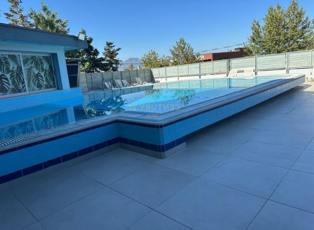 Hotel di lusso con 5 piani &amp; piscina a Vaqarr – In affitto.