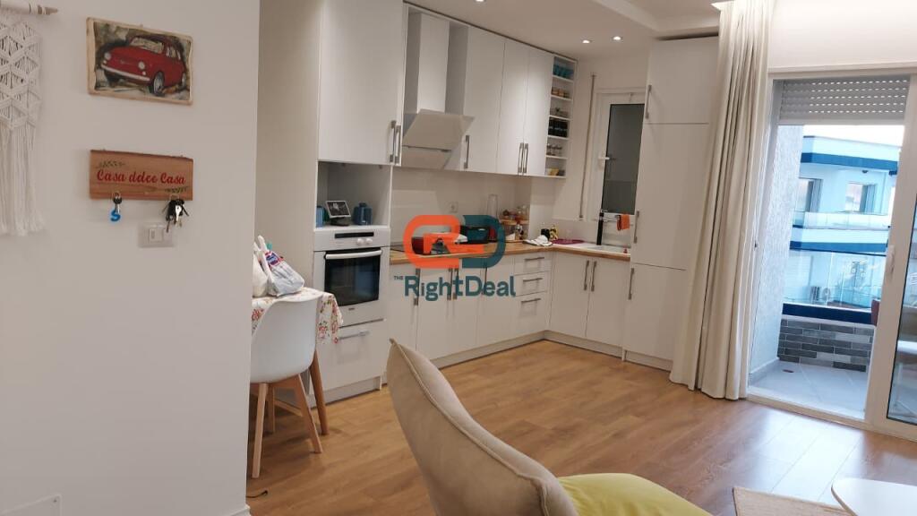 A Vlora, Nella Residenza Vacanze, Appartamento 1+1 Con Vista Mare In Vendita!!!