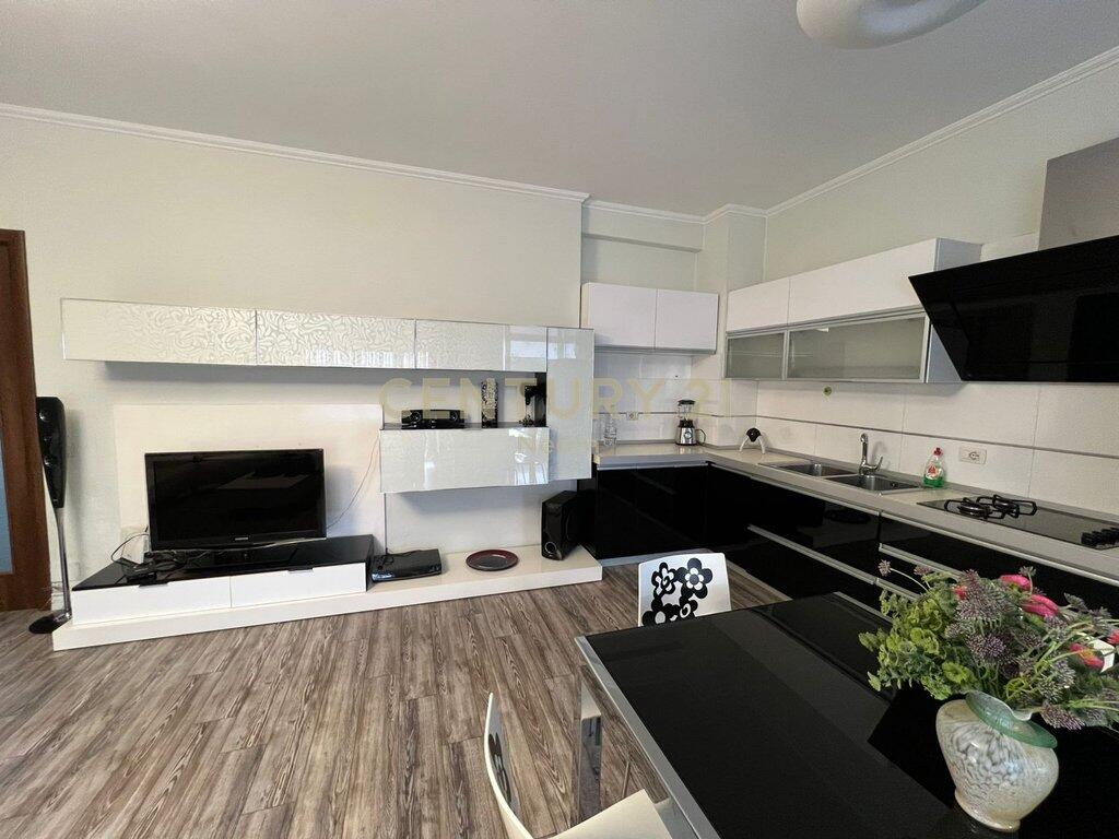 QIRA, APARTAMENT 2+1+2 ne liqen te thate ‼️