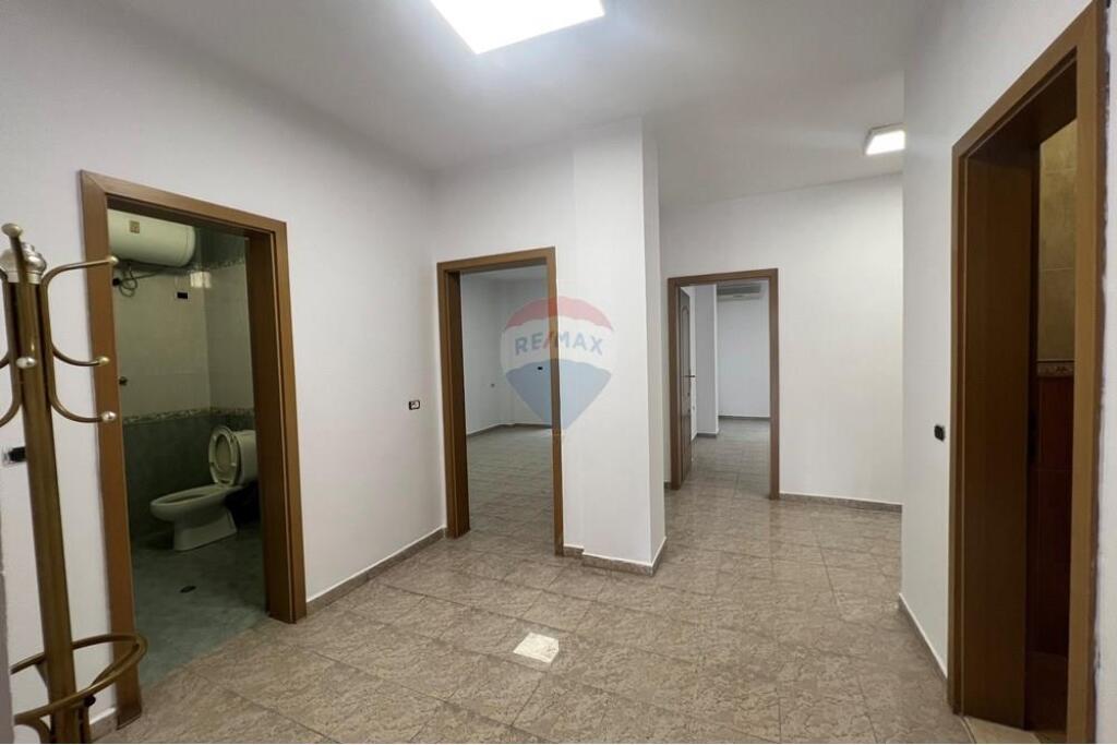 Zyrë - Për Qira - Rruga Brigada VIII, Tiranë