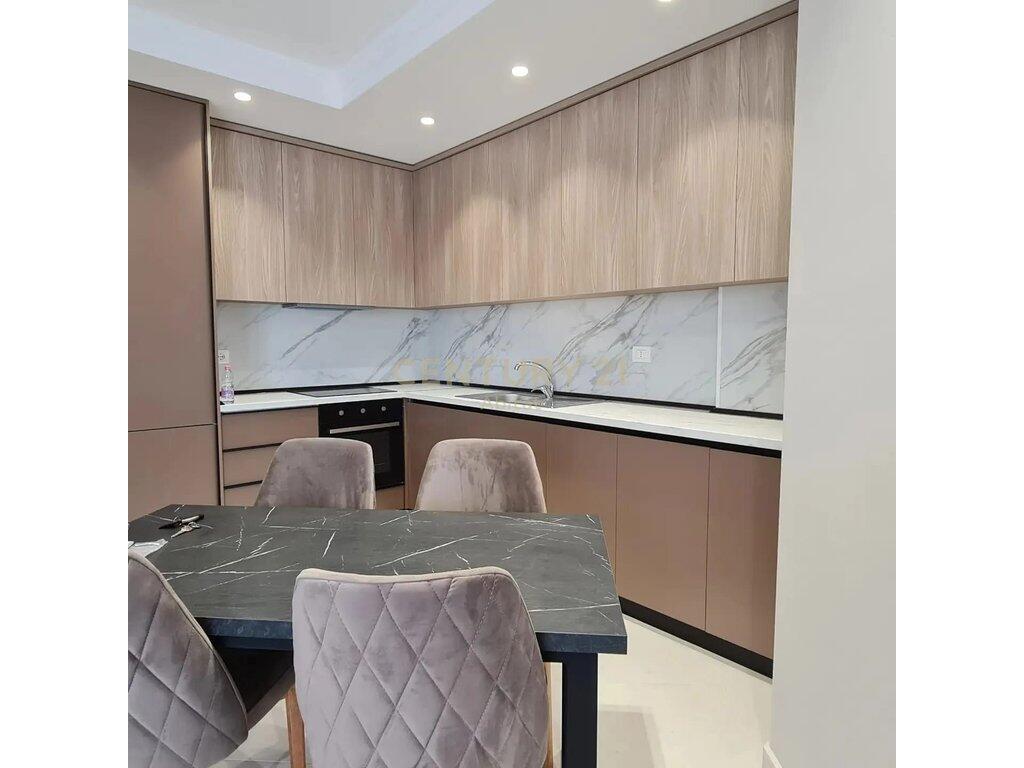 Apartament 2+1 me qira te Rezidenca Alba, pranë Ish-Parkut
