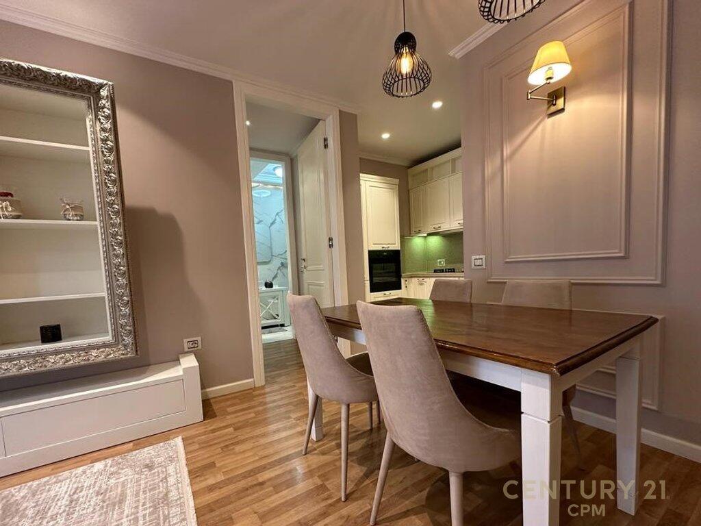 Jepet apartment me qera 1+ 1 ne Komune te Parisit