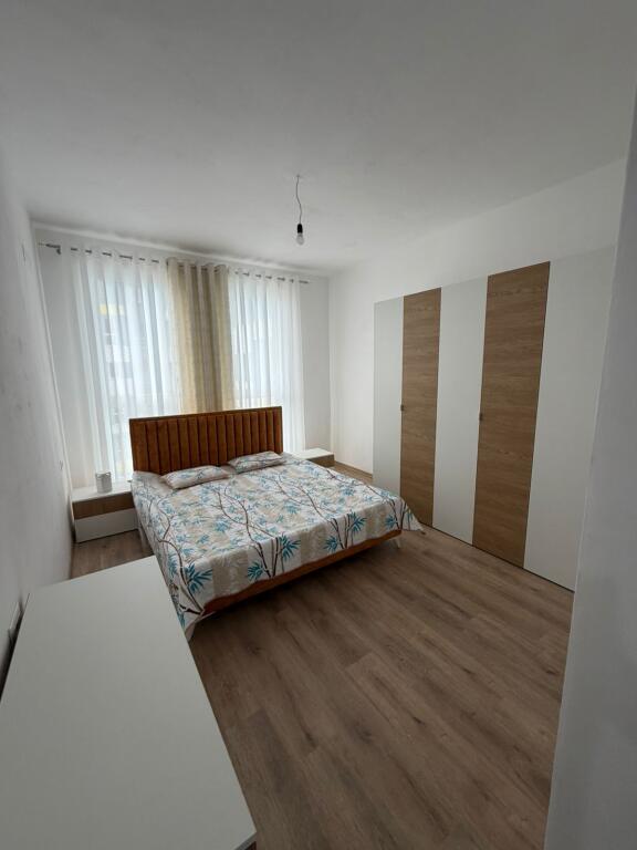 Jepet me qera apartment 2+1+2 Te Univers City