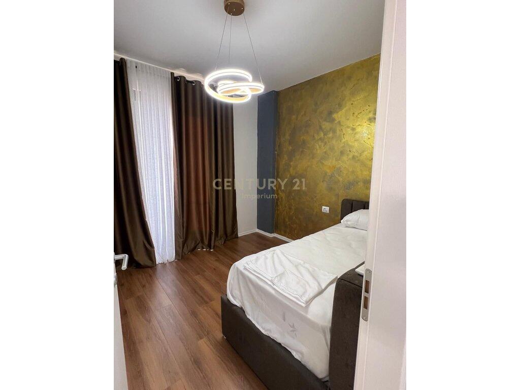 Me Qira – Apartament Modern 2+1 me Post Parkimi në Rrugën Jordan Misja