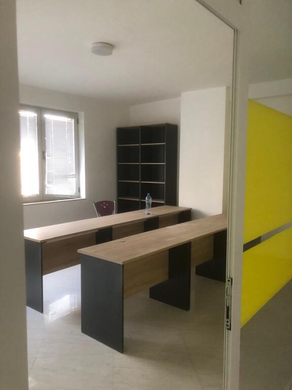 🏢 Jepet me Qira Apartament në Qendër – Turdiu Center