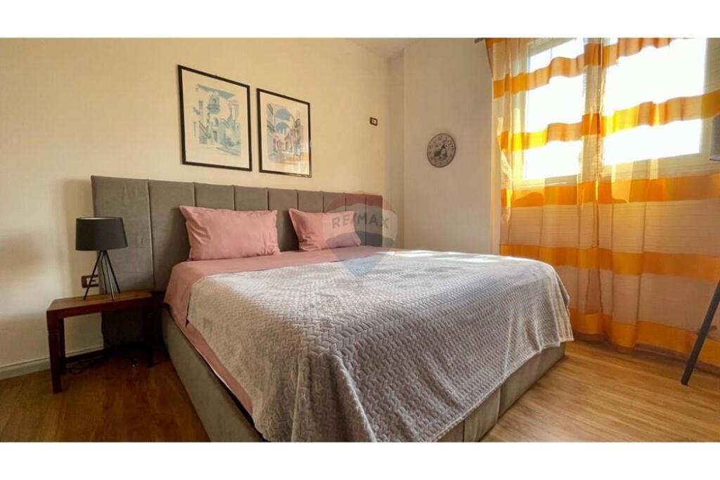 Apartament 1+1 me qera tek Pazari i Ri!