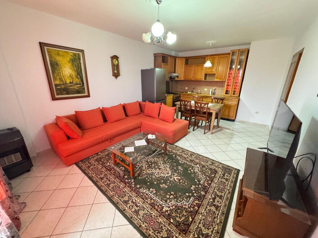 Jepet me qera Apartament 1+1  Adresa : Ish Parku Mbrapa Square 21  Kati 11  I mobiluar  Cmimi 400€  