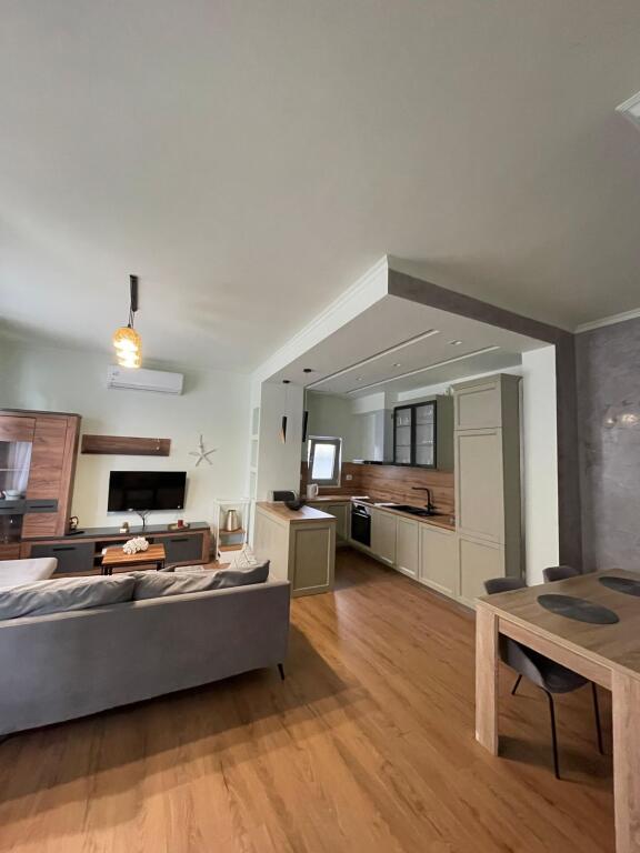 🏡 APARTAMENT ME QERA 2+1+2 VILA ZOGUT DURRES