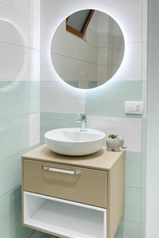 Shitet apartament 1+1 plazh durres