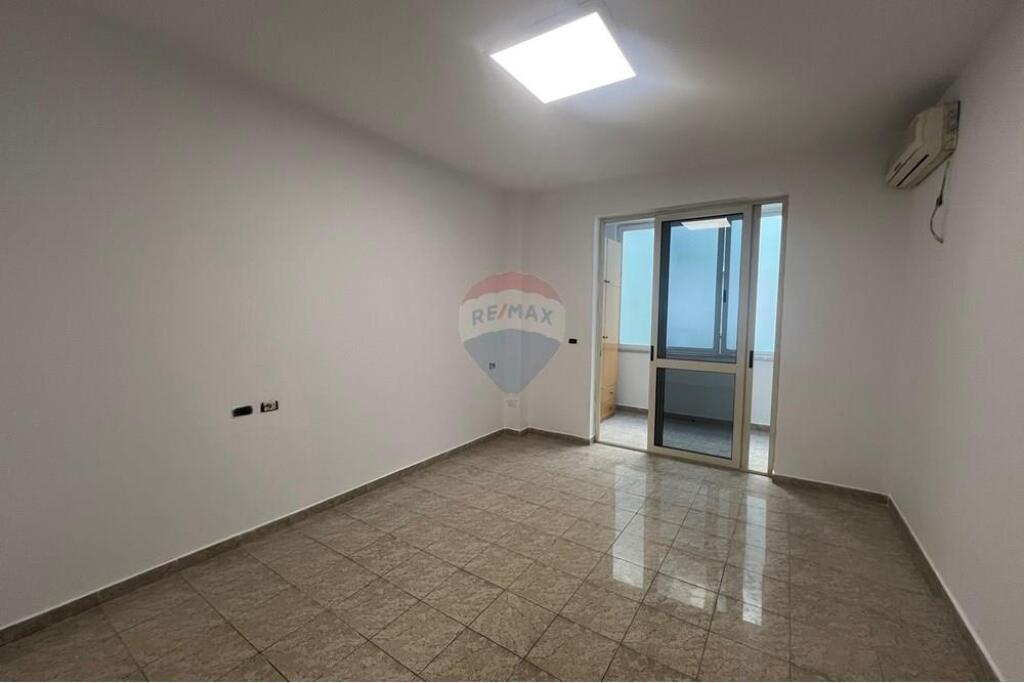 AMBIENT BIZNESI PER QIRA NE BLLOK!