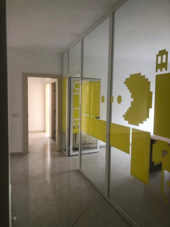 🏢 Jepet me Qira Apartament në Qendër – Turdiu Center