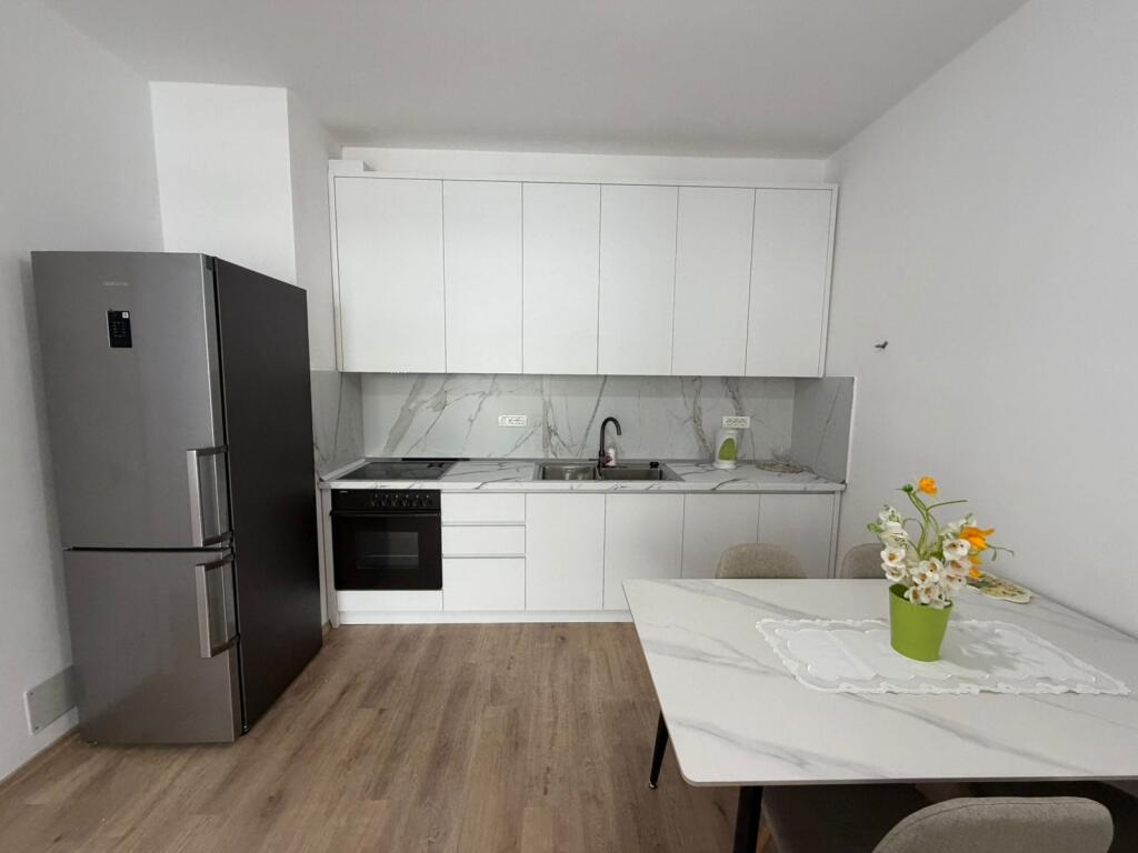 Jepet me qera apartment 2+1+2 Te Univers City