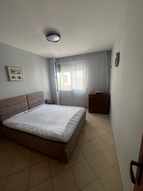 Jepet me qera apartament 2+1 ne Don Bosko per vete 45000 leke