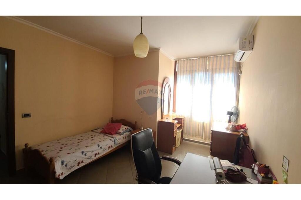 Apartament 2+1 per qira te Zogu i Zi