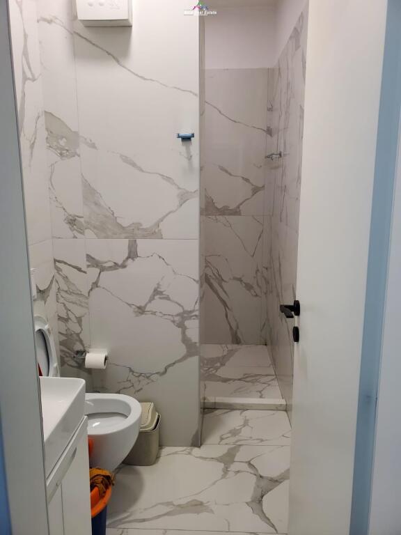 Appartamento 2+1 in affitto presso il Comune di Parigi (ID B220685) Tirana.