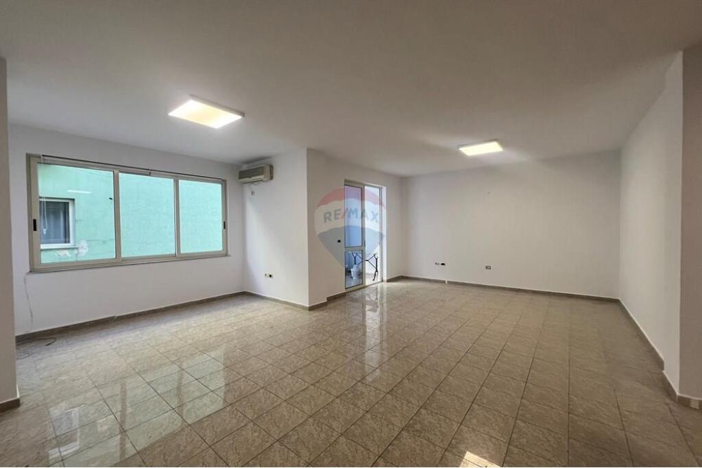 AMBIENT BIZNESI PER QIRA NE BLLOK!