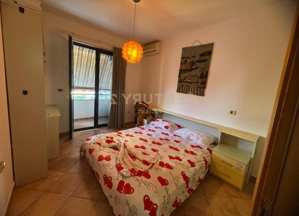 Japim me qira apartament 1+1 tek Rruga e Bogdaneve