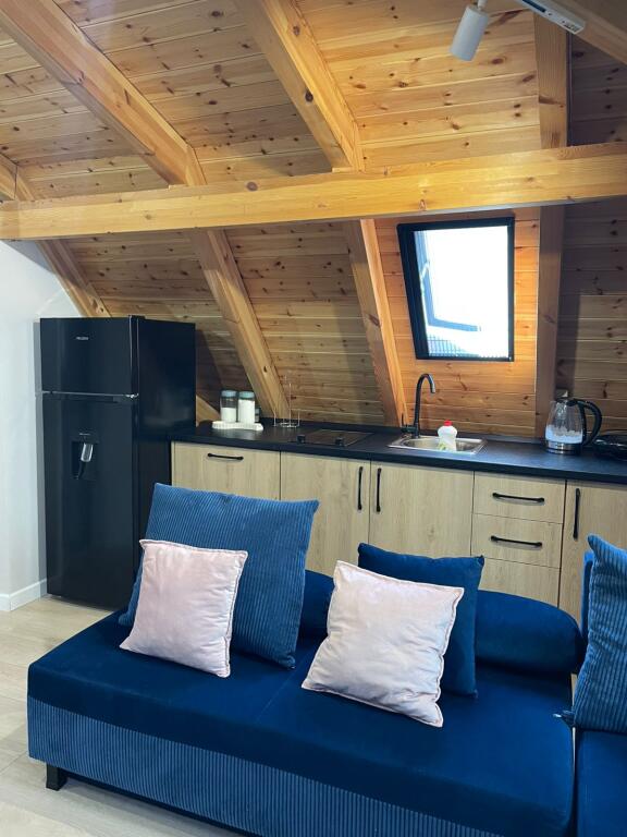 🏡 APARTAMENT ME QERA 1+1📍 Prane qendres Blue Star, Durres