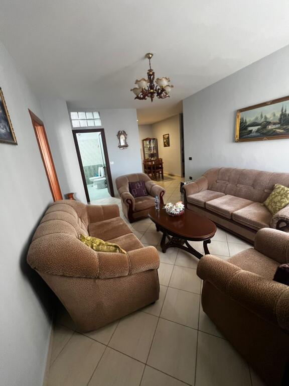 Jepet me qera apartament 2+1 ne Don Bosko per vete 45000 leke
