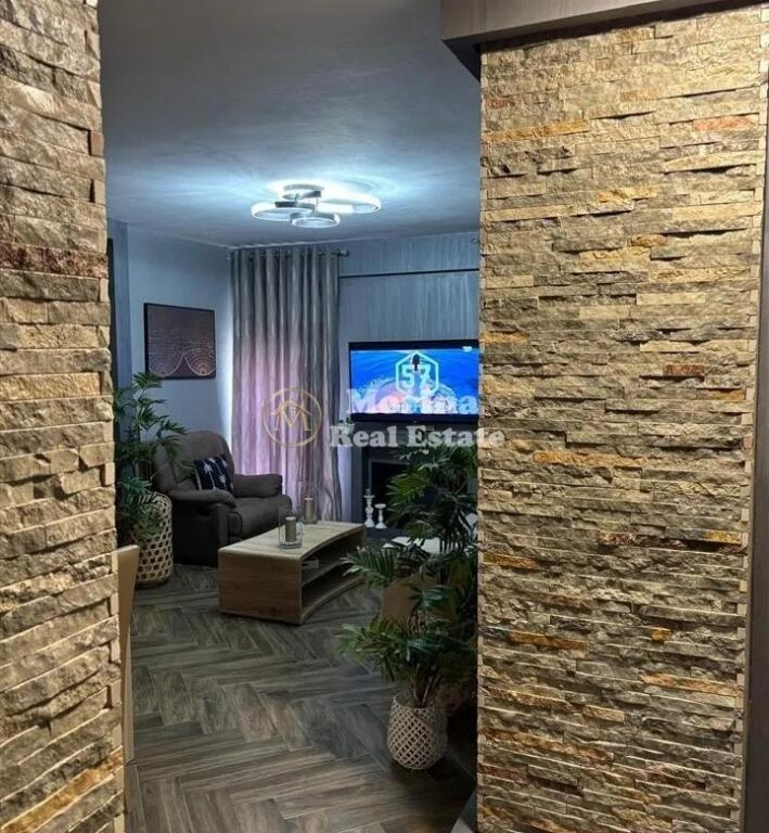 Rent, Apartment 2+1, 21 Dhjetori, 750 Euro/month