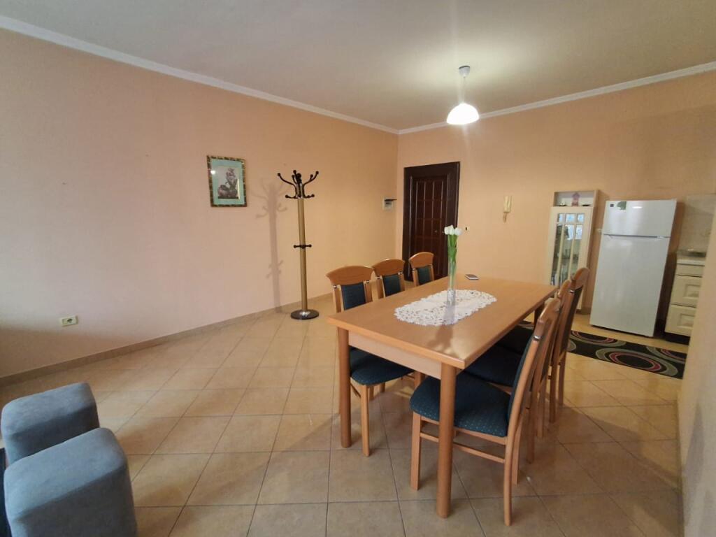 Jepet apartament 1+1 me qera ne Yzberish!