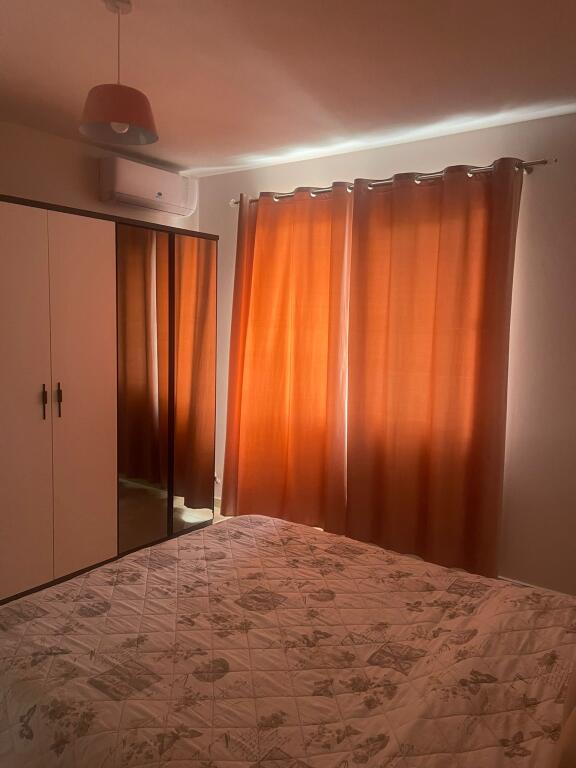 Appartamento 2+1 Appena arredato a Kamez con 500€