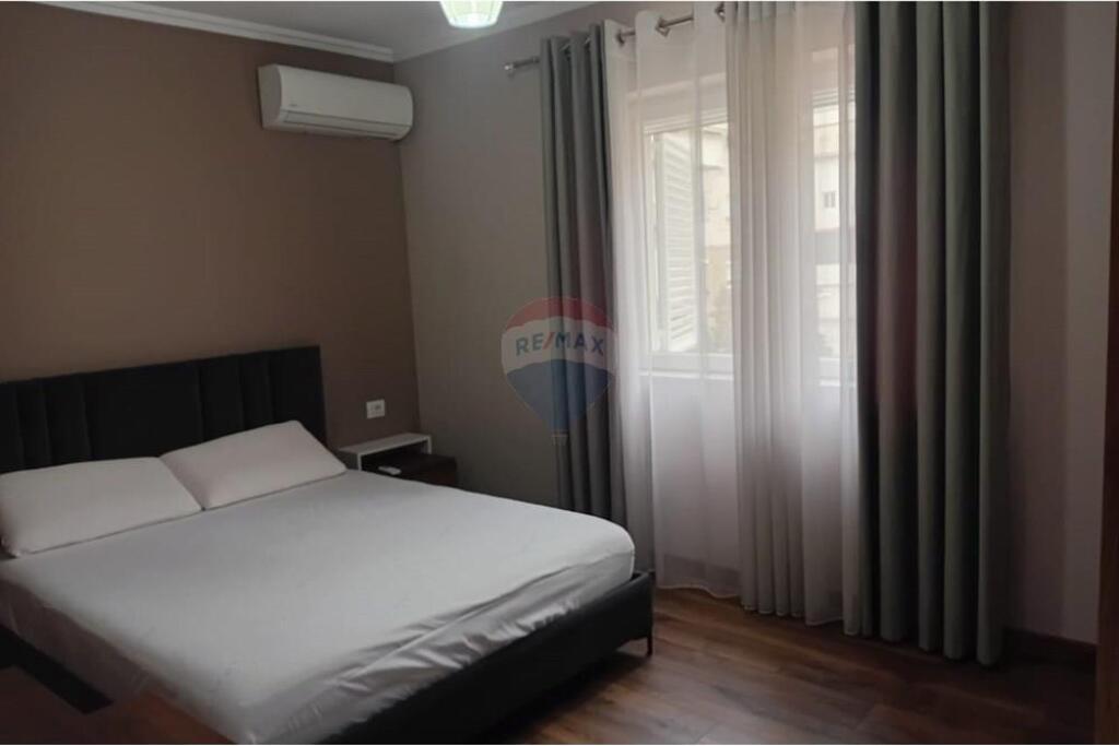 Apartament - Për Qira - Rruga Skënder Luarasi, Tiranë