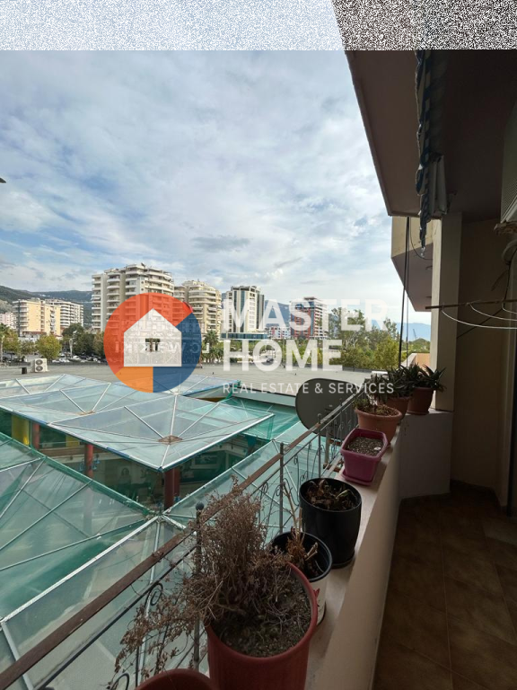 Apartament 2+1 me Qira – Pallati i Rivierës, Vlorë