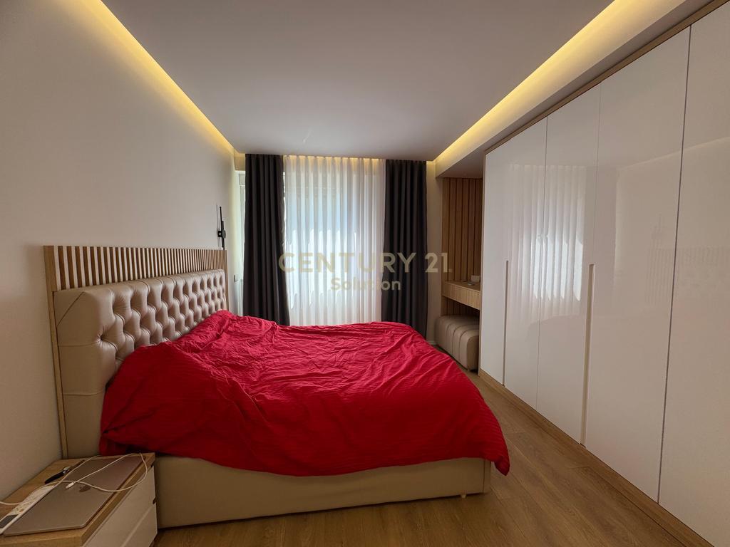 JAPIM ME QIRA 2+1+2 POSTE PARKIMI TE LIQENI I THATE! 1,500 € /Muaj