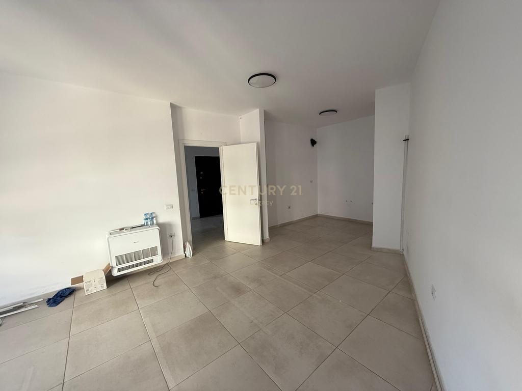 Apartment 2+1+2 for Rent on Barrikadave Street, Tirana