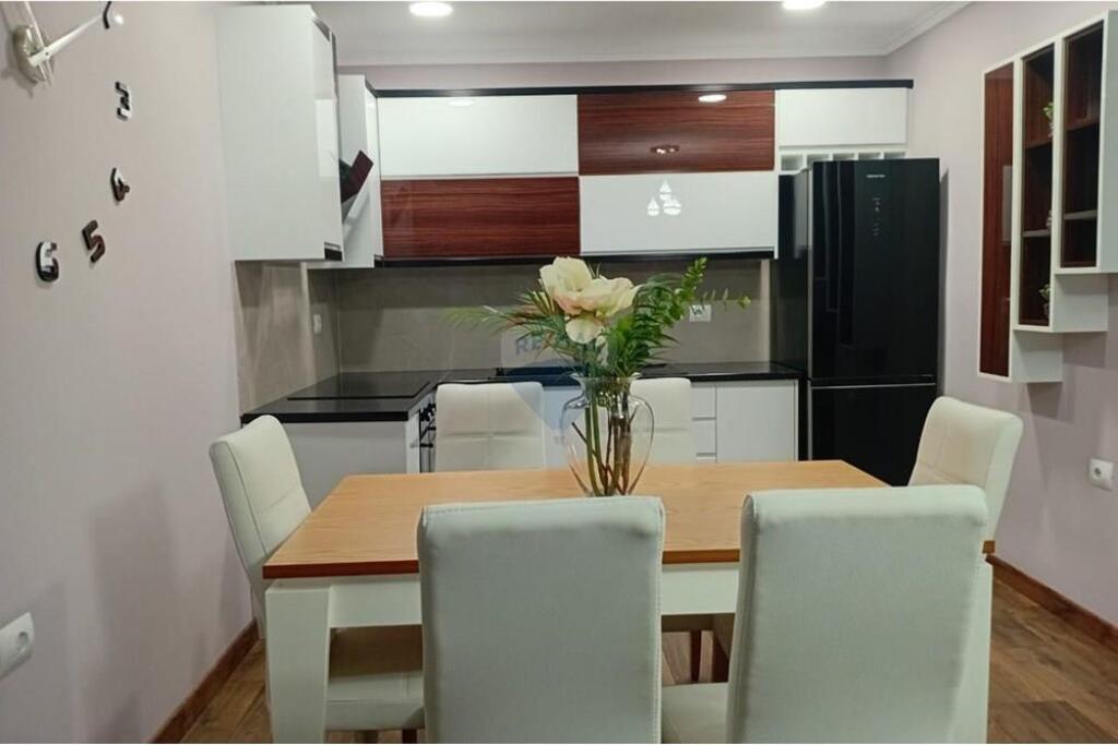 Jepet me qira apartament 2+1 prane KESH, Rruga Skënder Luarasi